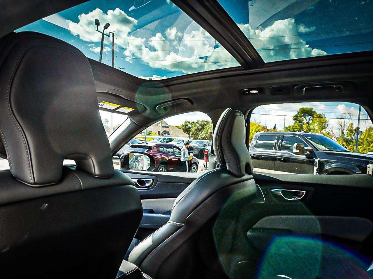 2022 Volvo XC60  Photo