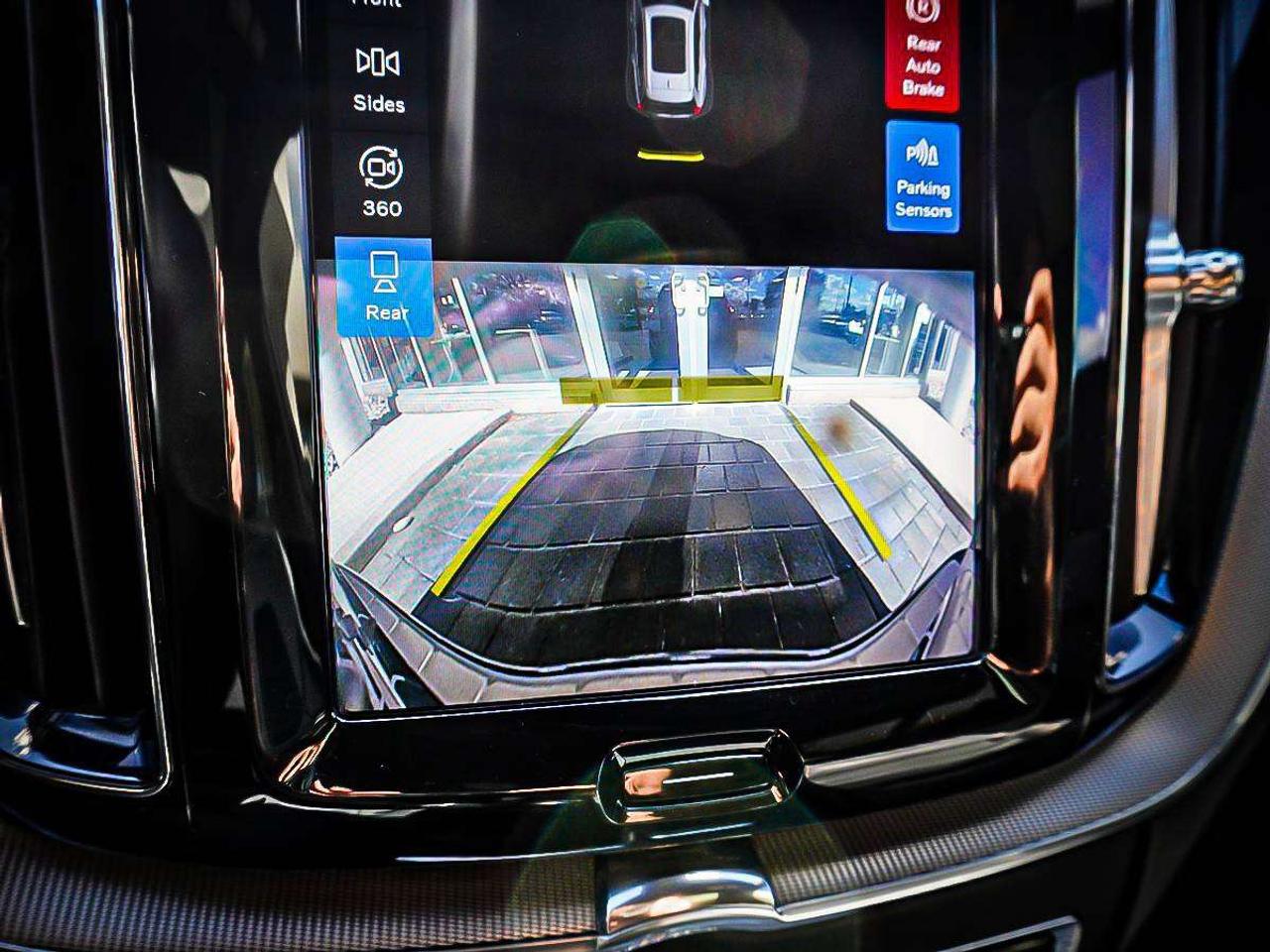 2022 Volvo XC60  Photo