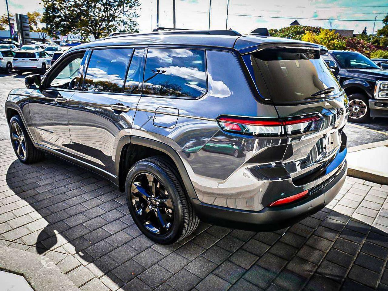 2023 Jeep Grand Cherokee  Photo