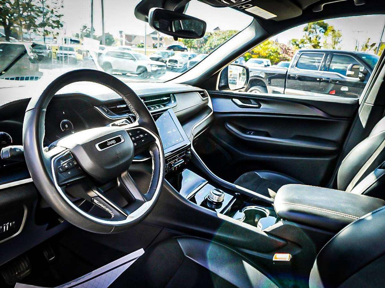 2023 Jeep Grand Cherokee  Photo