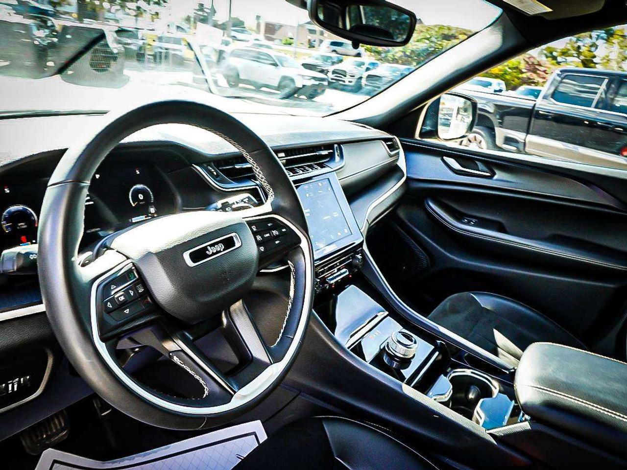 2023 Jeep Grand Cherokee  Photo