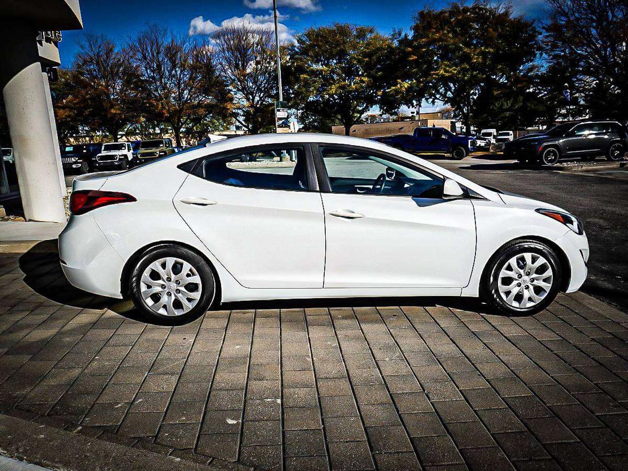 2016 Hyundai Elantra  Photo