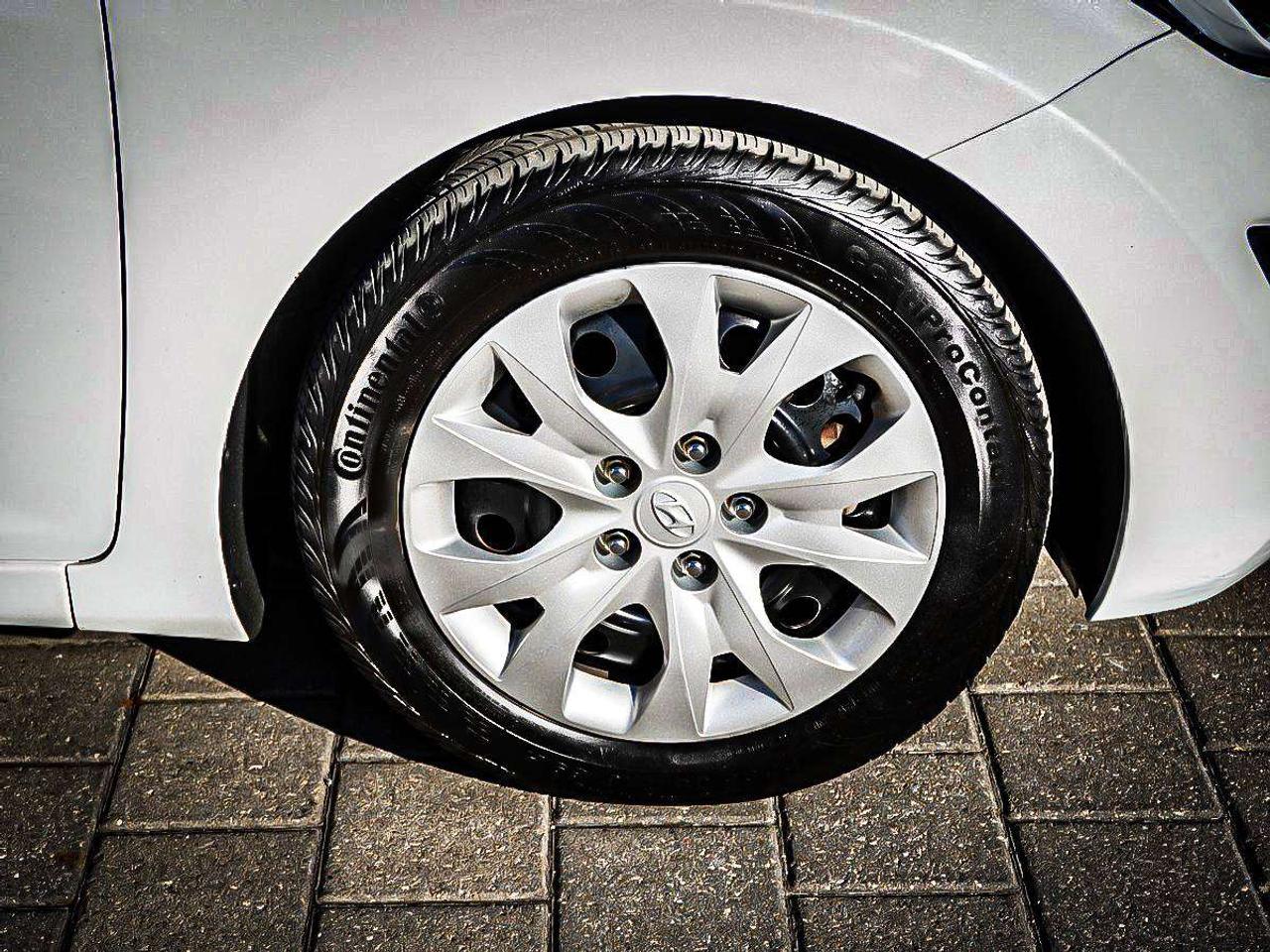 2016 Hyundai Elantra  Photo