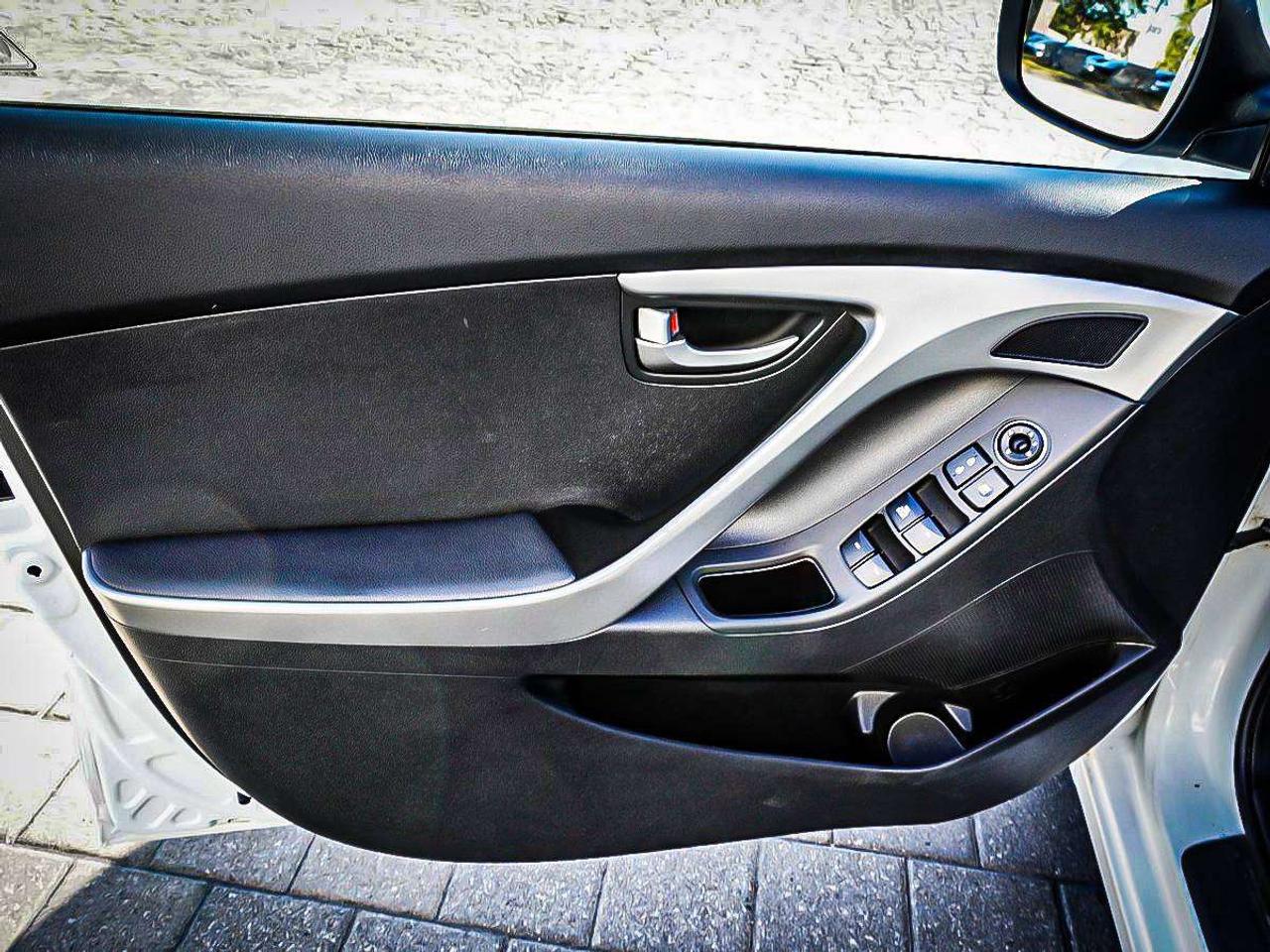 2016 Hyundai Elantra  Photo