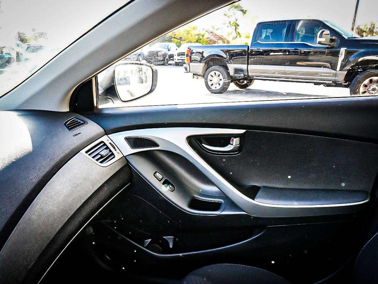 2016 Hyundai Elantra  Photo