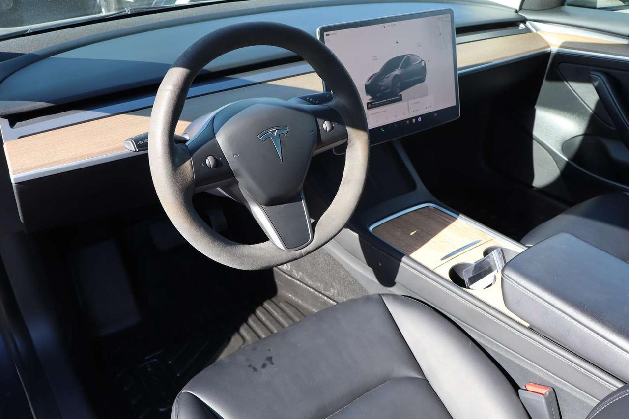 2023 Tesla Model 3 STANDARD RANGE PLUS Photo