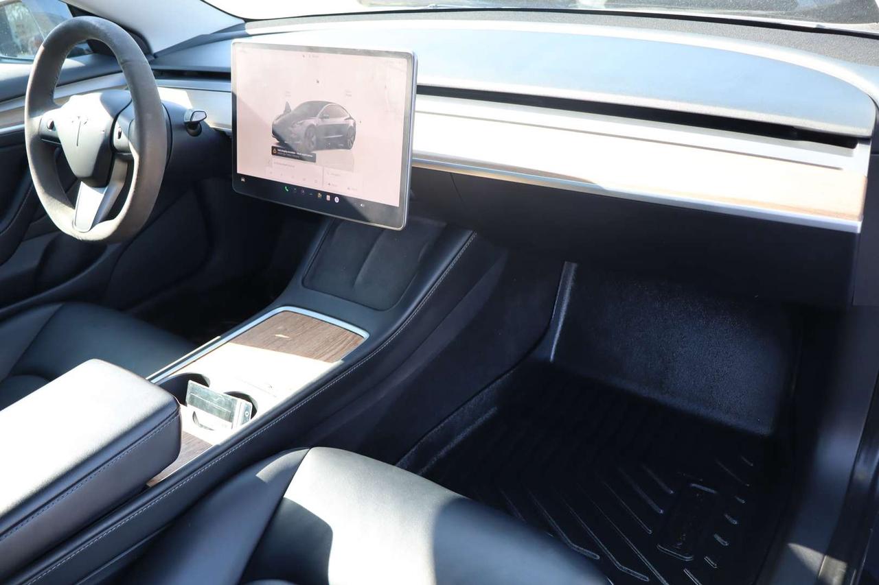 2023 Tesla Model 3 STANDARD RANGE PLUS Photo