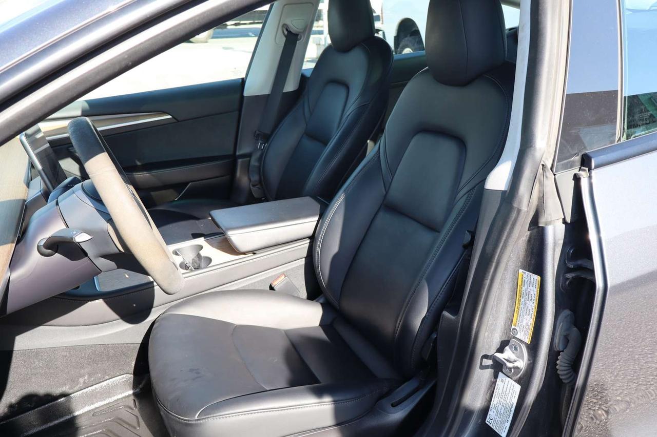2023 Tesla Model 3 STANDARD RANGE PLUS Photo