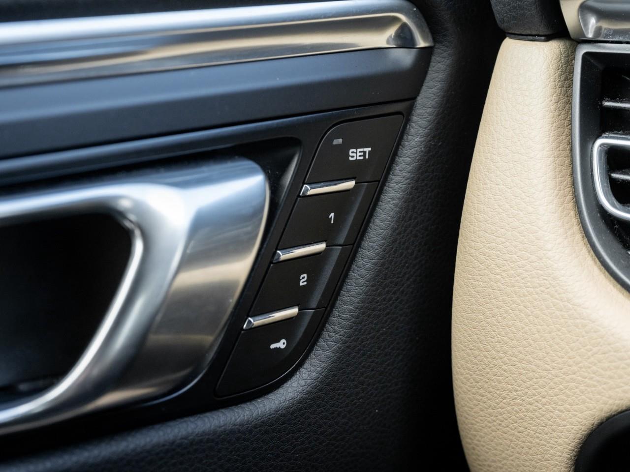 2024 Porsche Macan Base 4dr All-Wheel Drive Photo