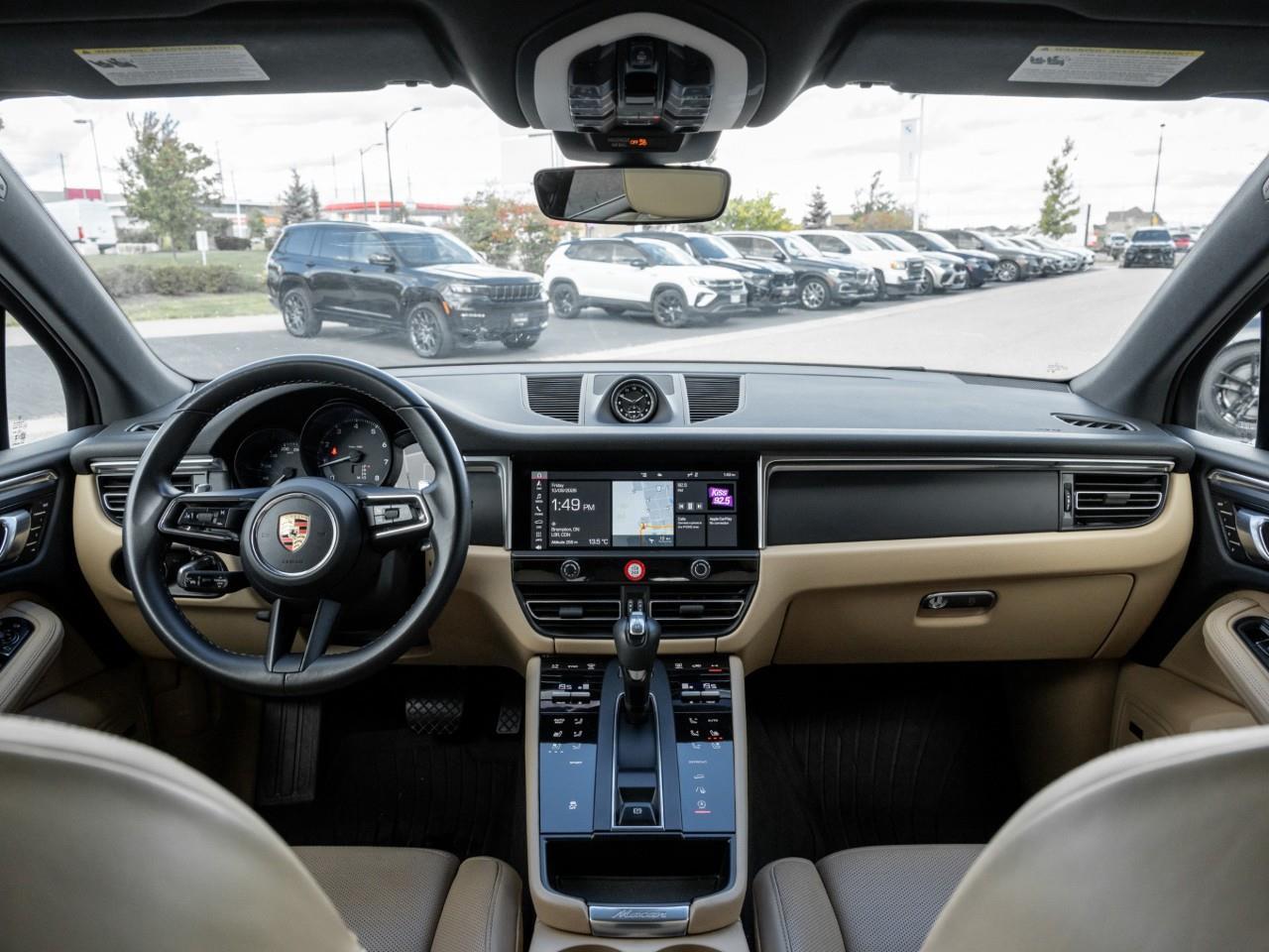 2024 Porsche Macan Base 4dr All-Wheel Drive Photo
