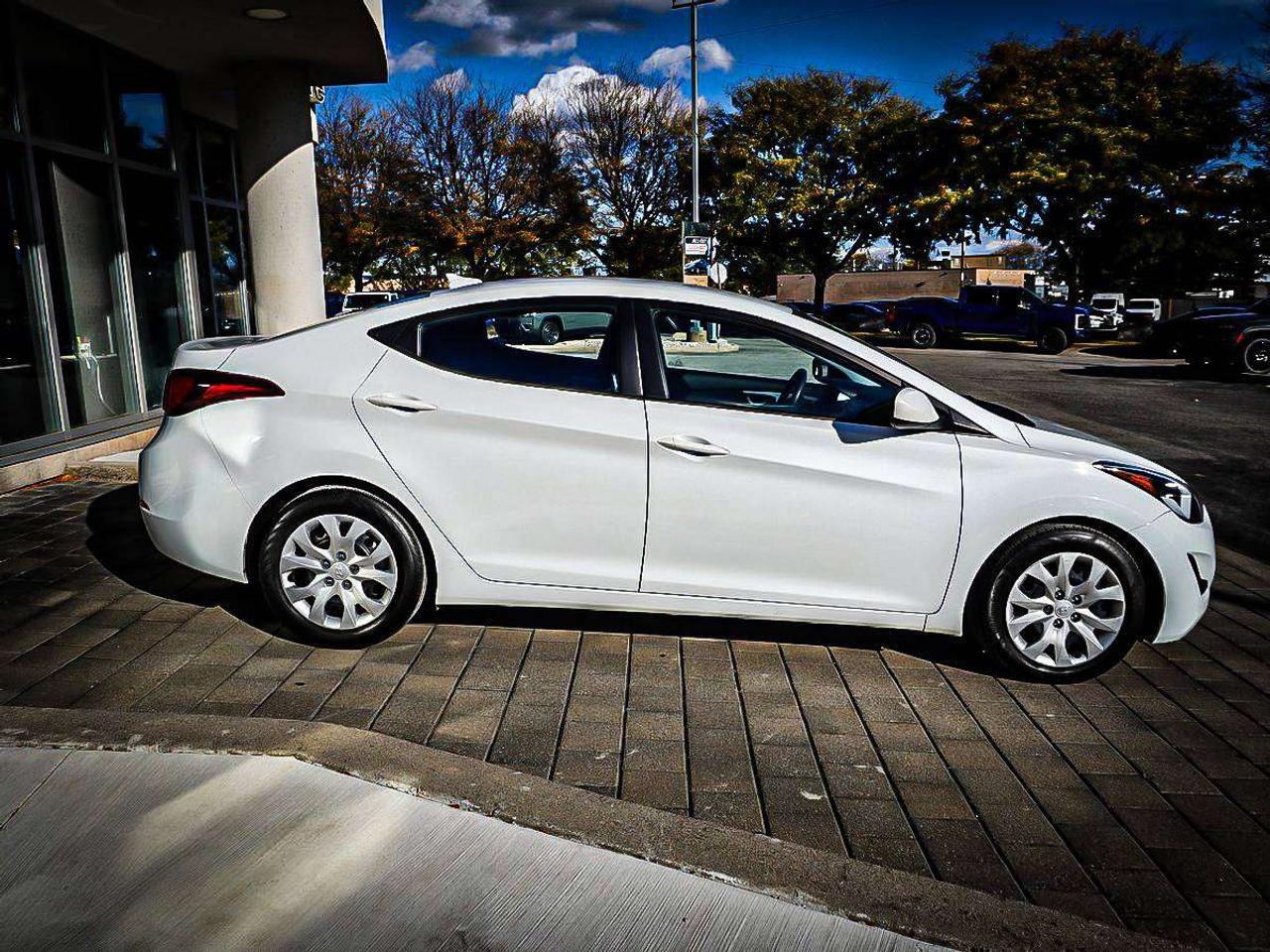 2016 Hyundai Elantra  Photo