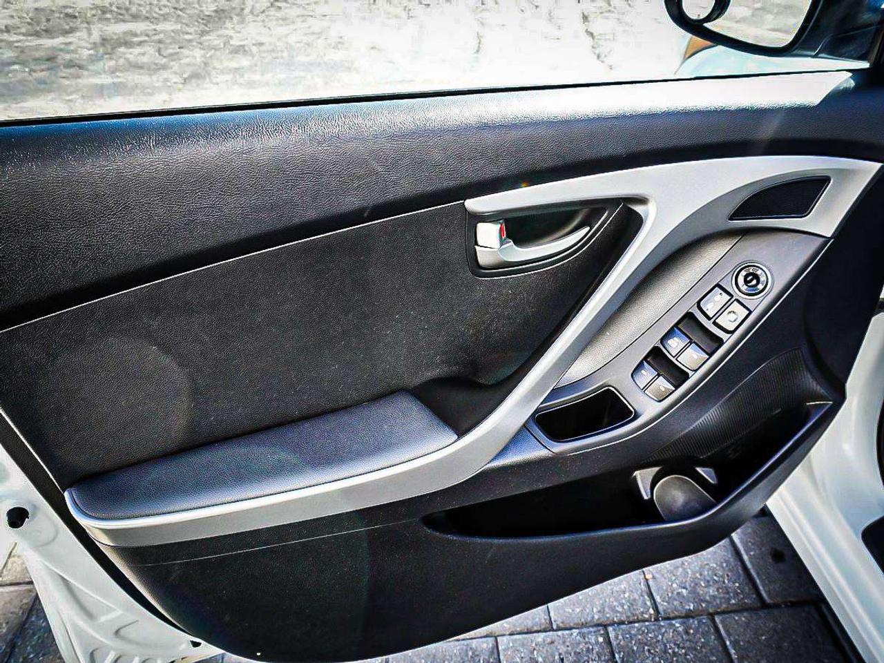 2016 Hyundai Elantra  Photo