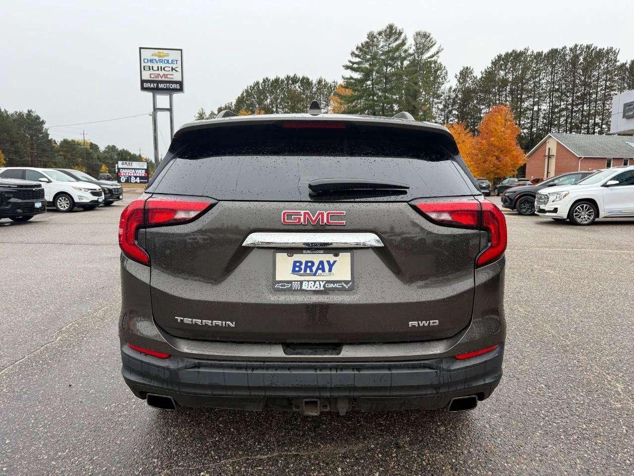 2019 GMC Terrain TRAILERING PKG. HEATED FRONT SEATS. LUGGAGE RACK. WINTER TIRES AND WHEELS. CERTIFIED. Photo