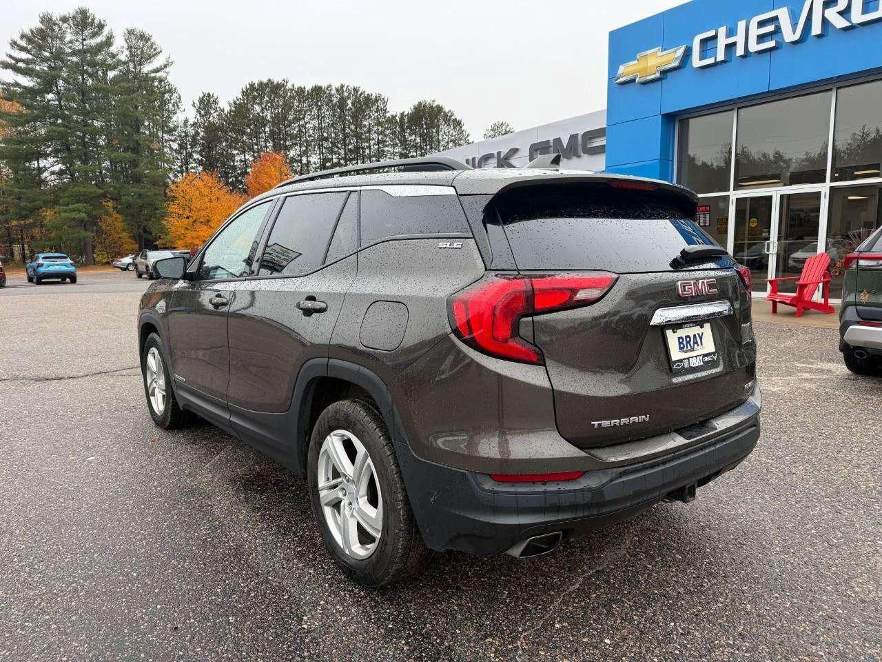 2019 GMC Terrain TRAILERING PKG. HEATED FRONT SEATS. LUGGAGE RACK. WINTER TIRES AND WHEELS. CERTIFIED. Photo