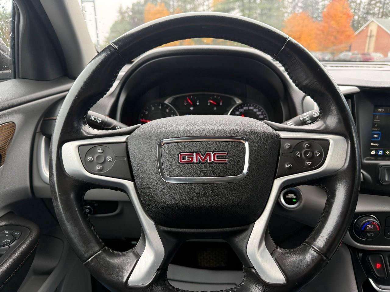 2019 GMC Terrain TRAILERING PKG. HEATED FRONT SEATS. LUGGAGE RACK. WINTER TIRES AND WHEELS. CERTIFIED. Photo