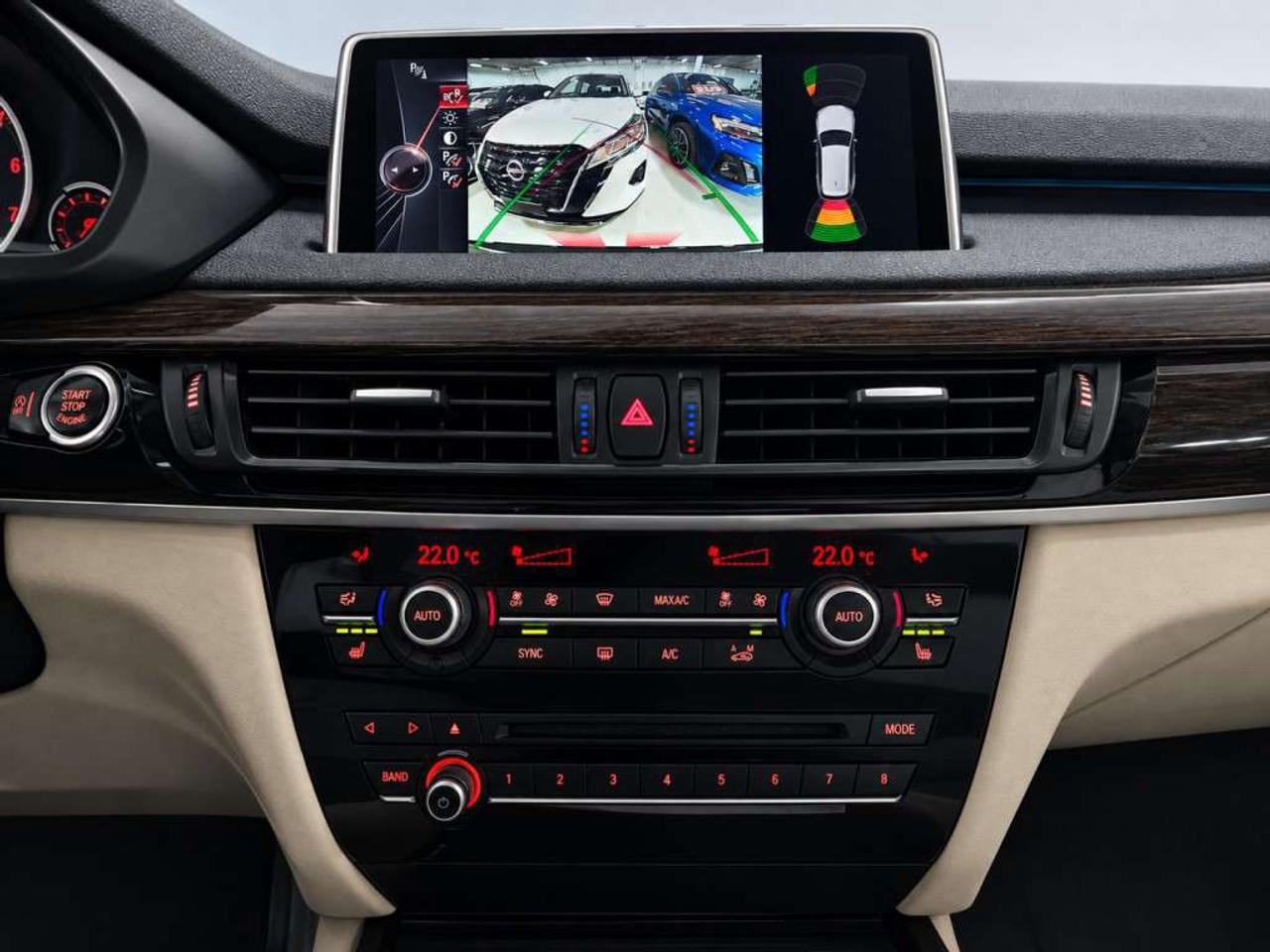 2015 BMW X5 xDrive35 AWD  Leather   Keyless start  Heads up display  Sunroof   Premium Sound Photo