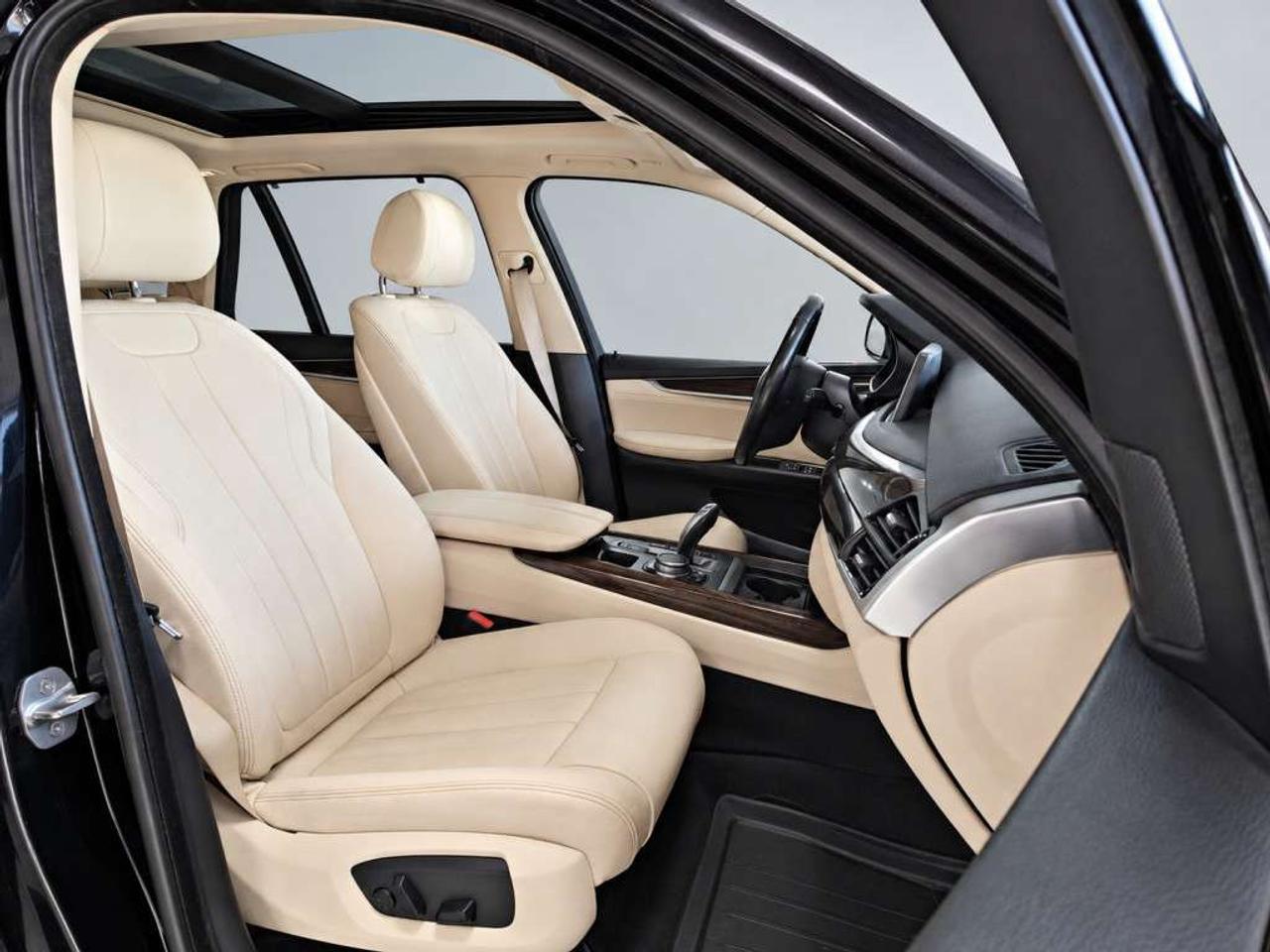 2015 BMW X5 xDrive35 AWD  Leather   Keyless start  Heads up display  Sunroof   Premium Sound Photo