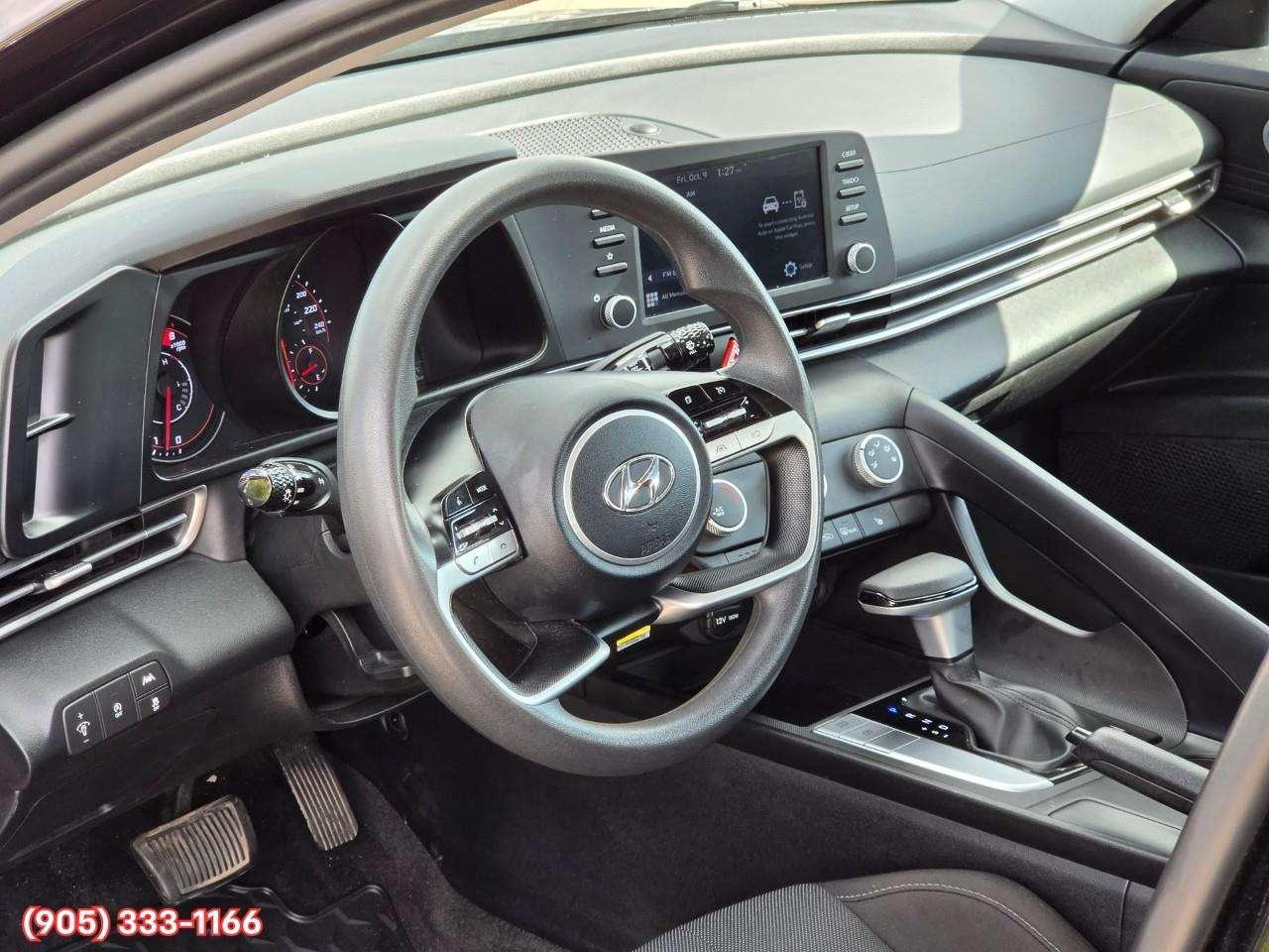 2022 Hyundai Elantra ESSENTIAL Apple CarPlay & Android Auto • Heated Front Seats • Lane Assist • Keyless Entry • Alloy Wheels Photo