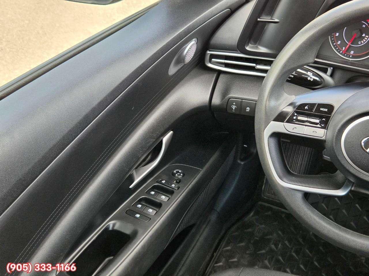 2022 Hyundai Elantra ESSENTIAL Apple CarPlay & Android Auto • Heated Front Seats • Lane Assist • Keyless Entry • Alloy Wheels Photo