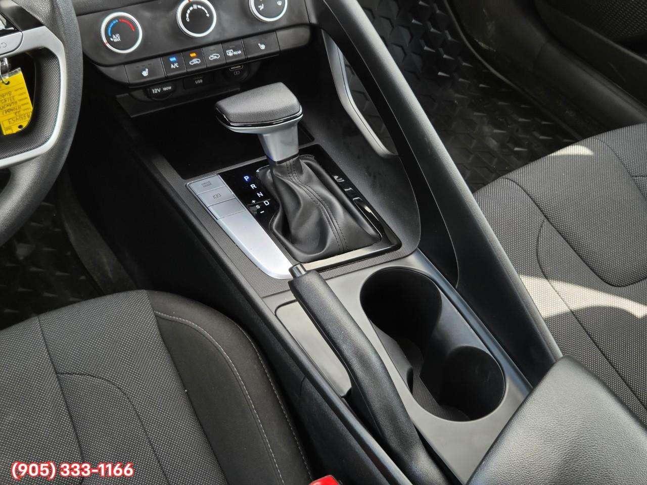 2022 Hyundai Elantra ESSENTIAL Apple CarPlay & Android Auto • Heated Front Seats • Lane Assist • Keyless Entry • Alloy Wheels Photo