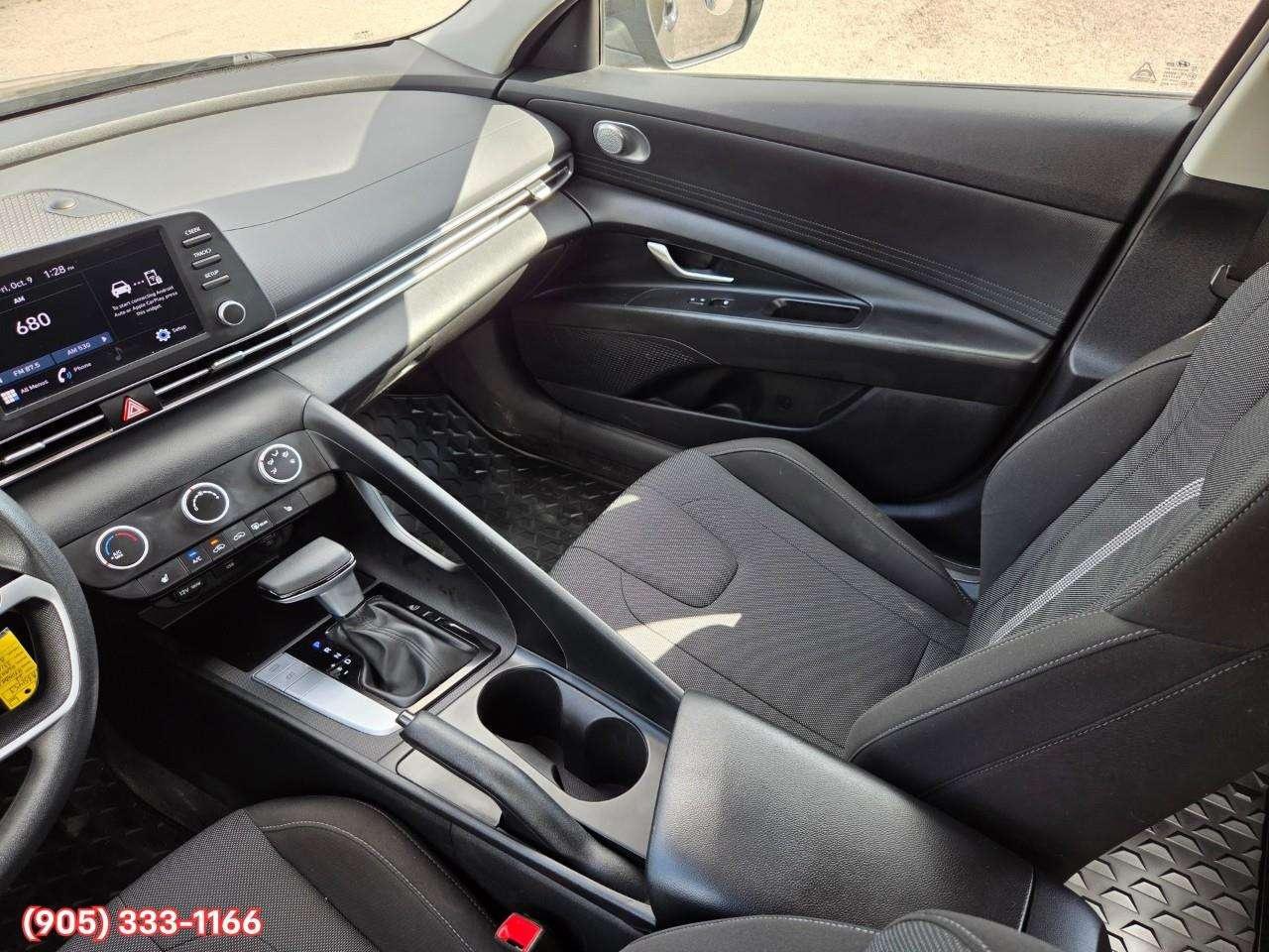 2022 Hyundai Elantra ESSENTIAL Apple CarPlay & Android Auto • Heated Front Seats • Lane Assist • Keyless Entry • Alloy Wheels Photo