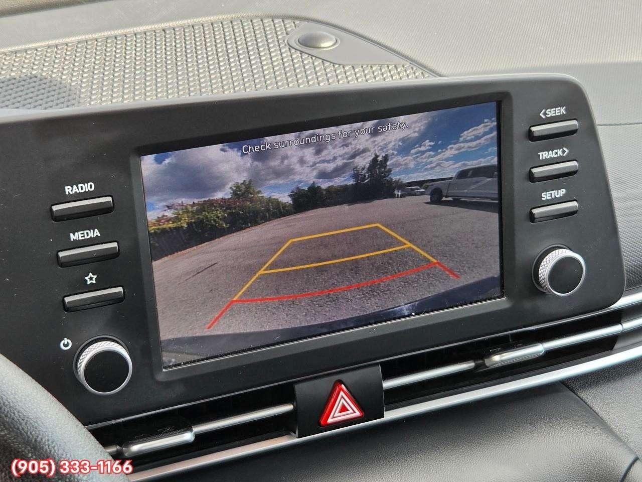 2022 Hyundai Elantra ESSENTIAL Apple CarPlay & Android Auto • Heated Front Seats • Lane Assist • Keyless Entry • Alloy Wheels Photo