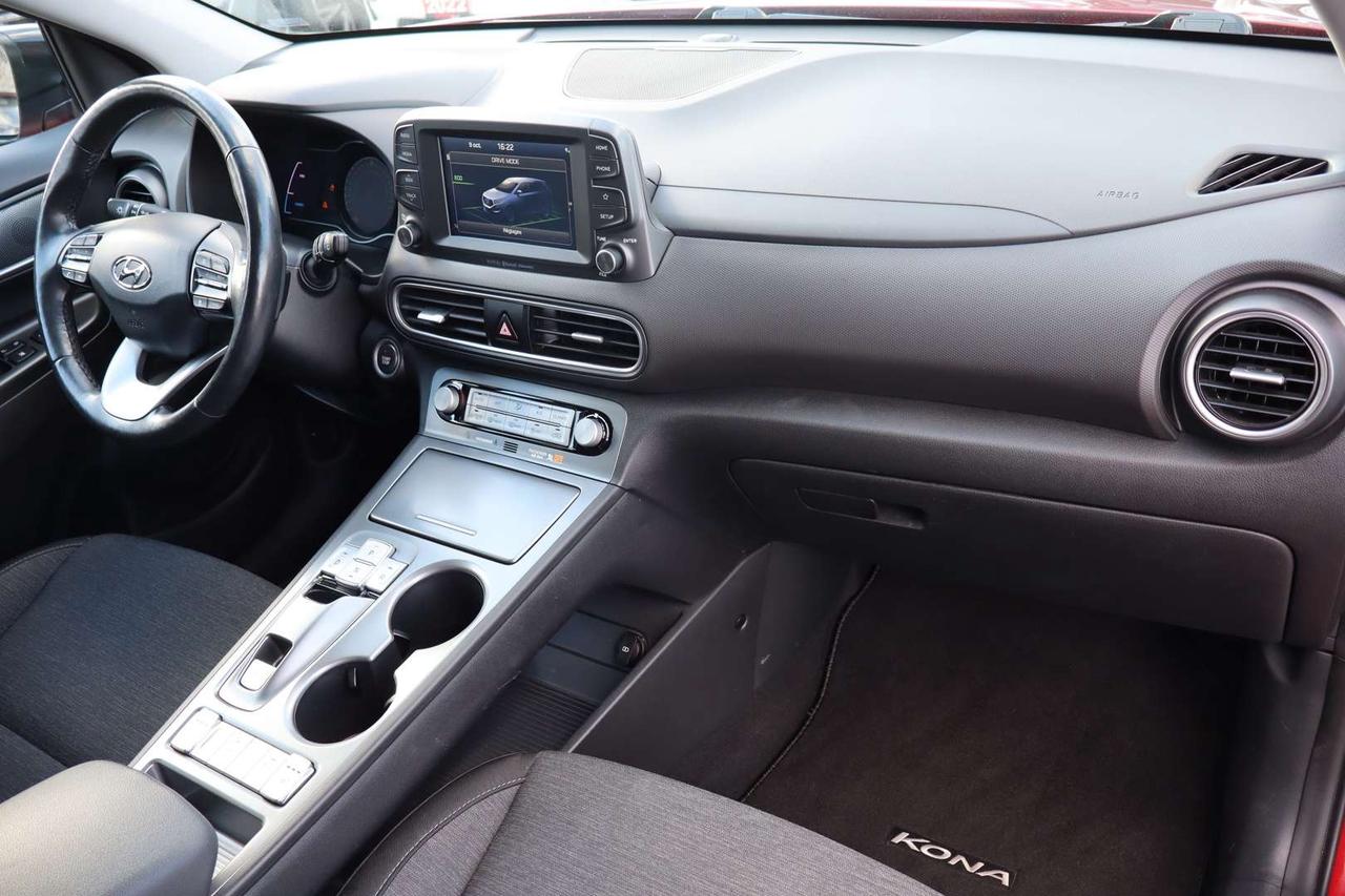 2021 Hyundai KONA Preferred w/Two-Tone Roof   No Accident Photo