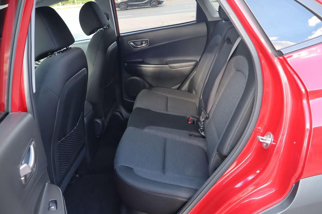 2021 Hyundai KONA Preferred w/Two-Tone Roof   No Accident Photo