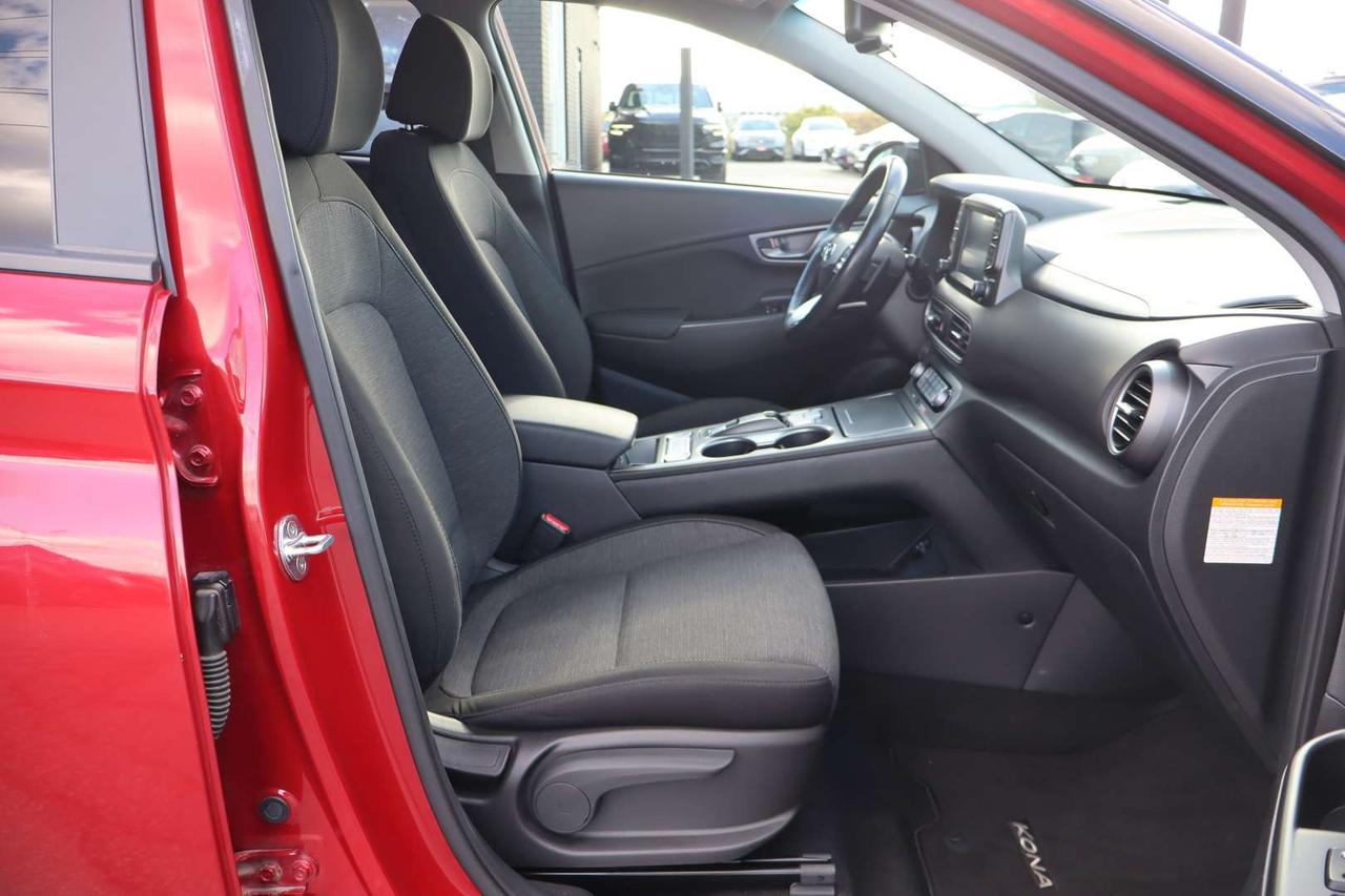 2021 Hyundai KONA Preferred w/Two-Tone Roof   No Accident Photo