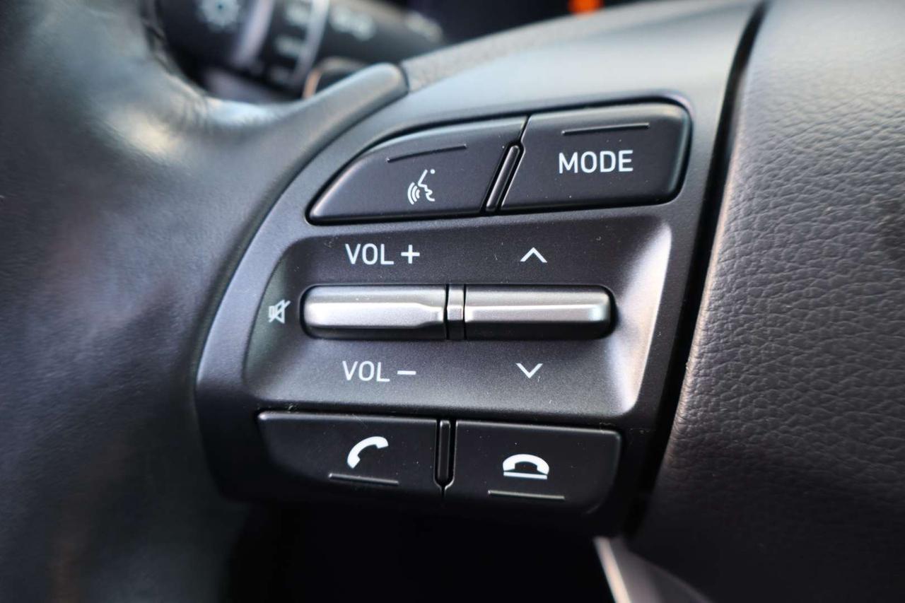 2021 Hyundai KONA Preferred w/Two-Tone Roof   No Accident Photo