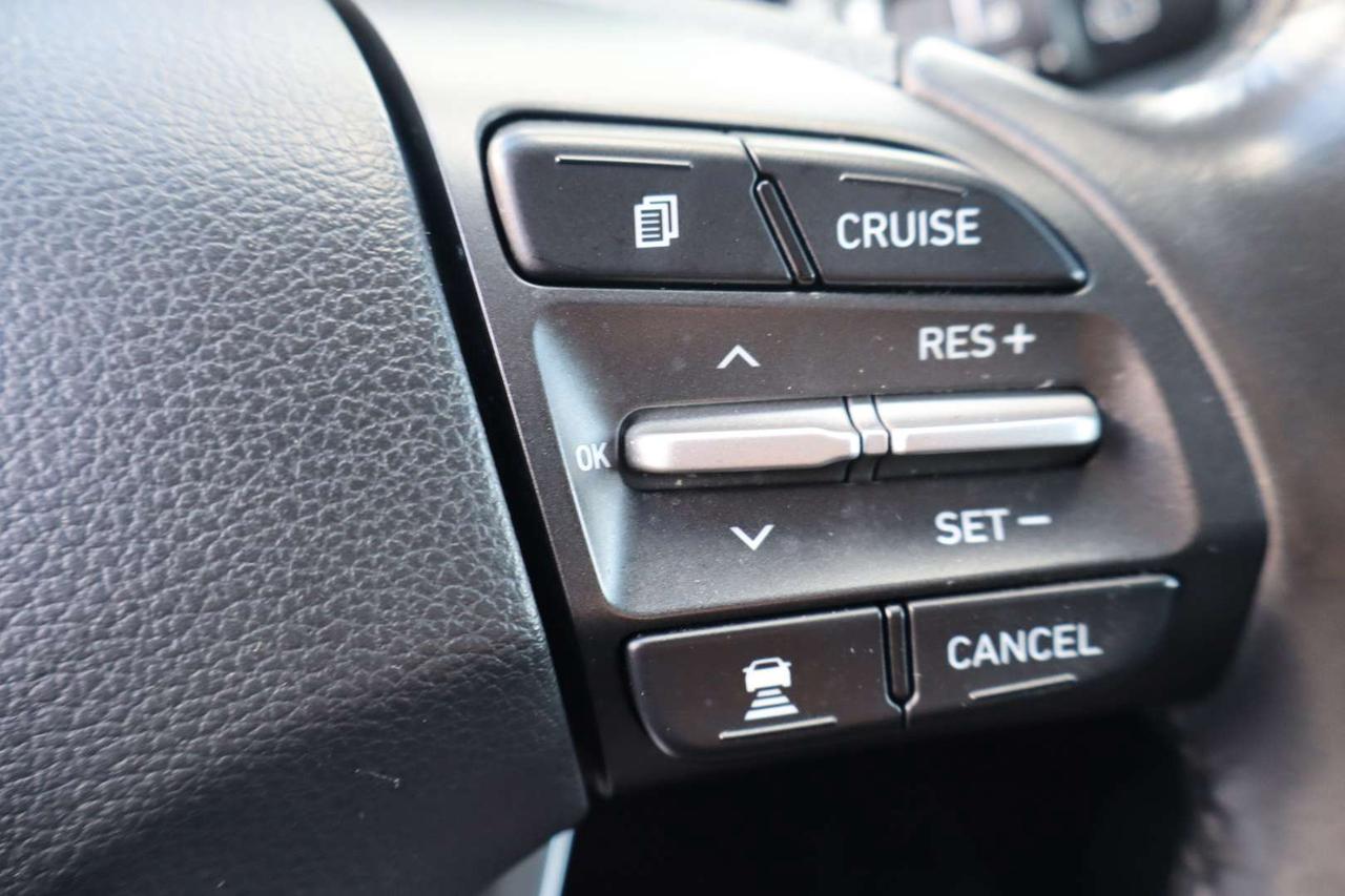 2021 Hyundai KONA Preferred w/Two-Tone Roof   No Accident Photo