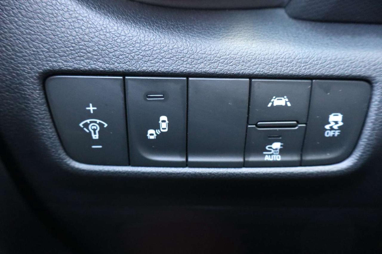 2021 Hyundai KONA Preferred w/Two-Tone Roof   No Accident Photo