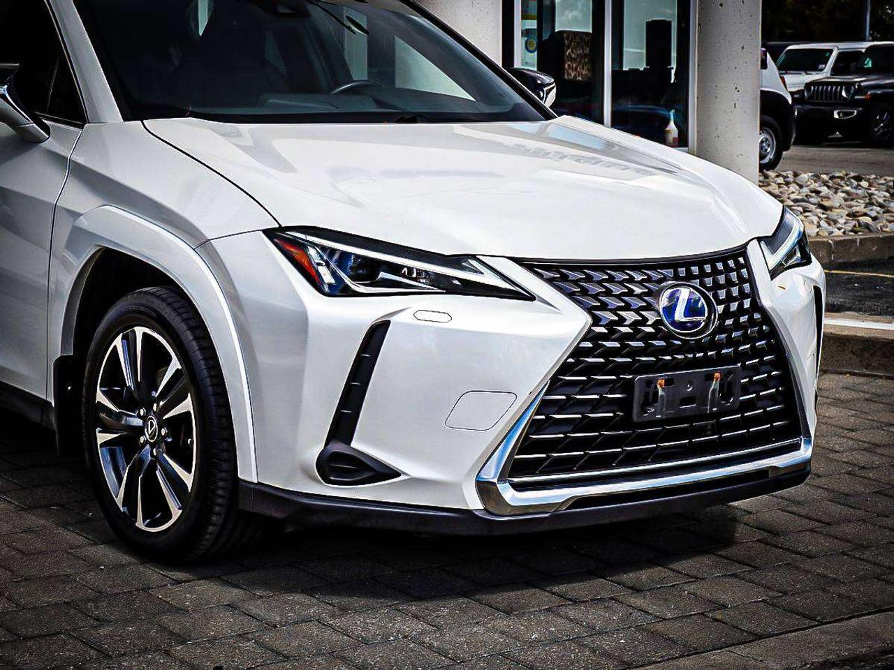 2022 Lexus UX  Photo2