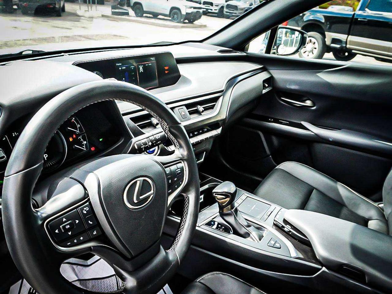 2022 Lexus UX  Photo