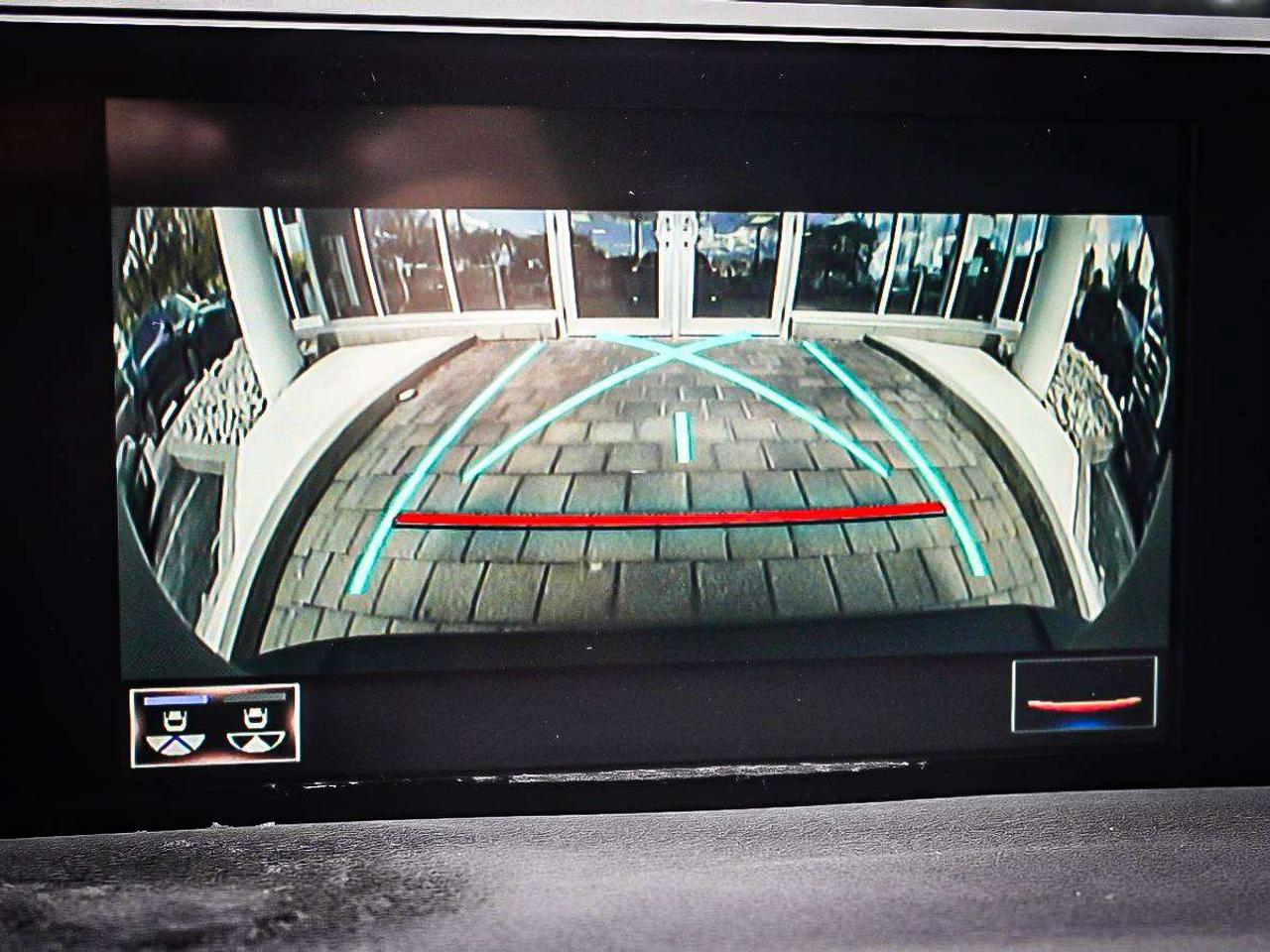 2022 Lexus UX  Photo
