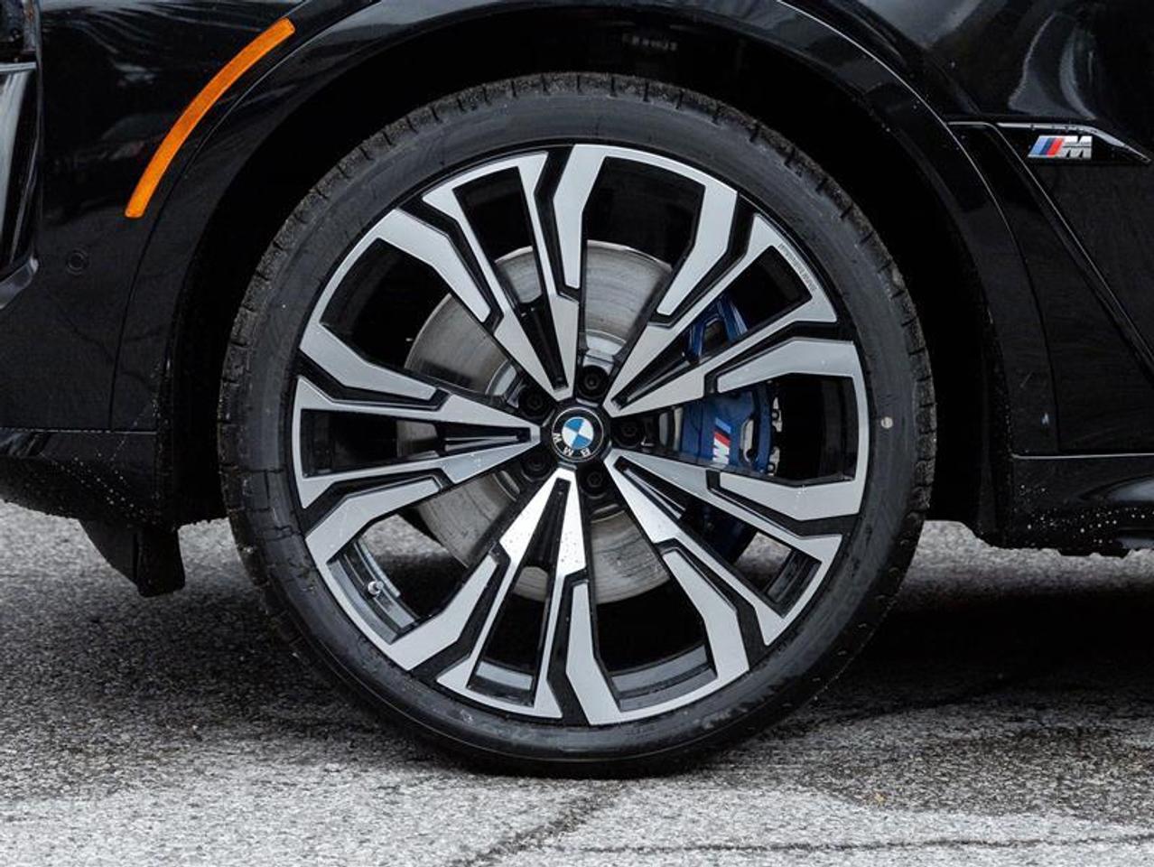 2027 BMW X7 M60i xDrive 4dr All-Wheel Drive Sports Activity Vehicle Photo4