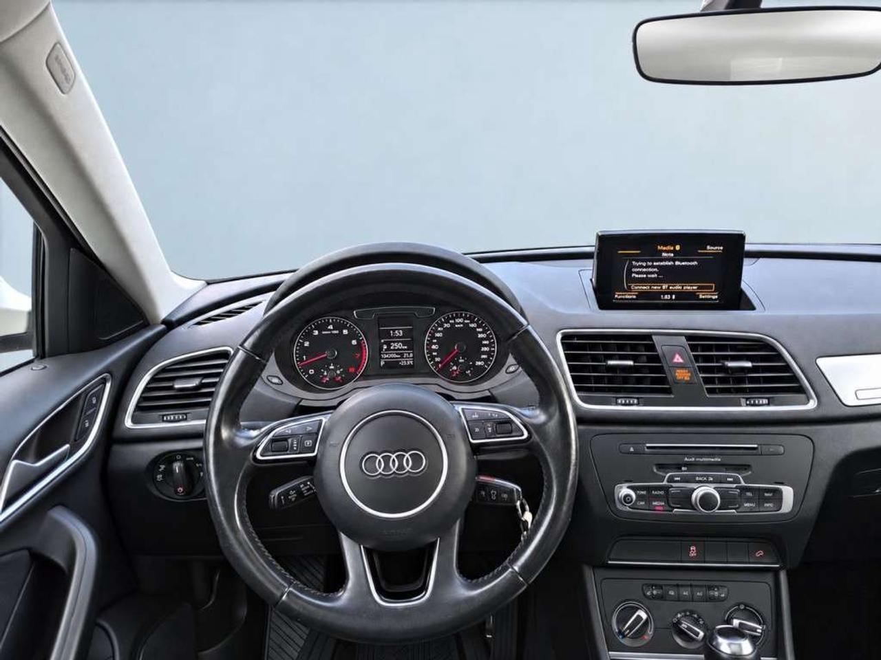 2017 Audi Q3 2.0T / QUATTRO AWD / LEATHER / SUNROOF / HEATED SEATS / BACKUP CAM Photo