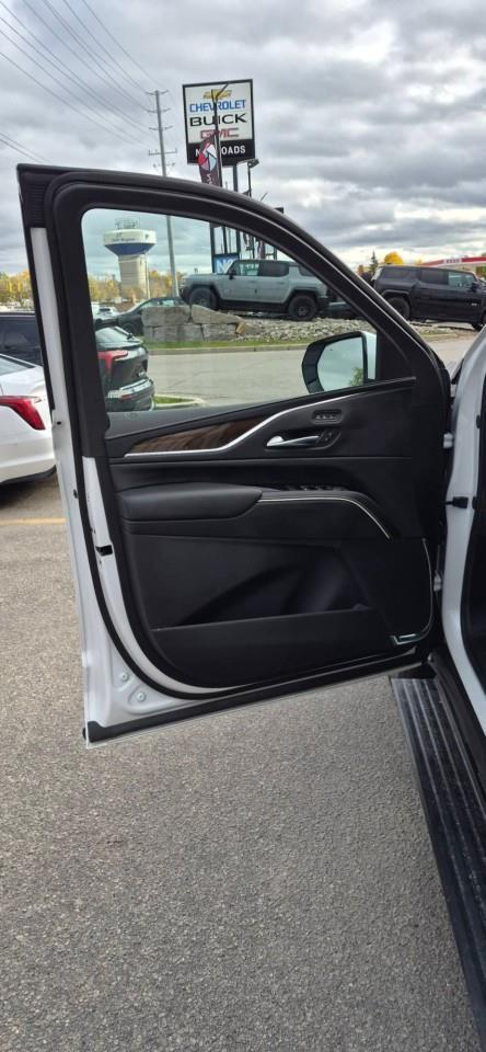 2024 Cadillac Escalade Sport Platinum 4dr 4x4 Photo