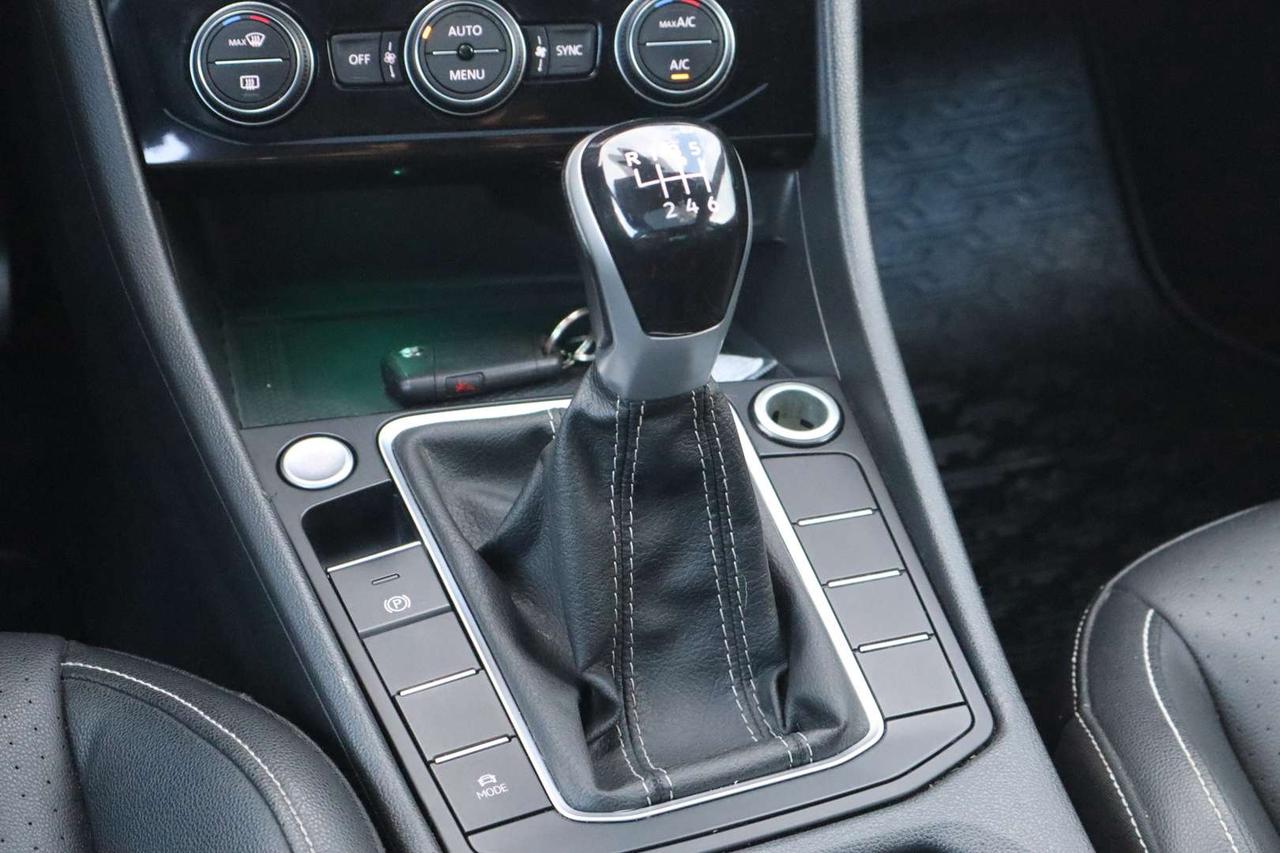 2023 Volkswagen Jetta GLI Photo