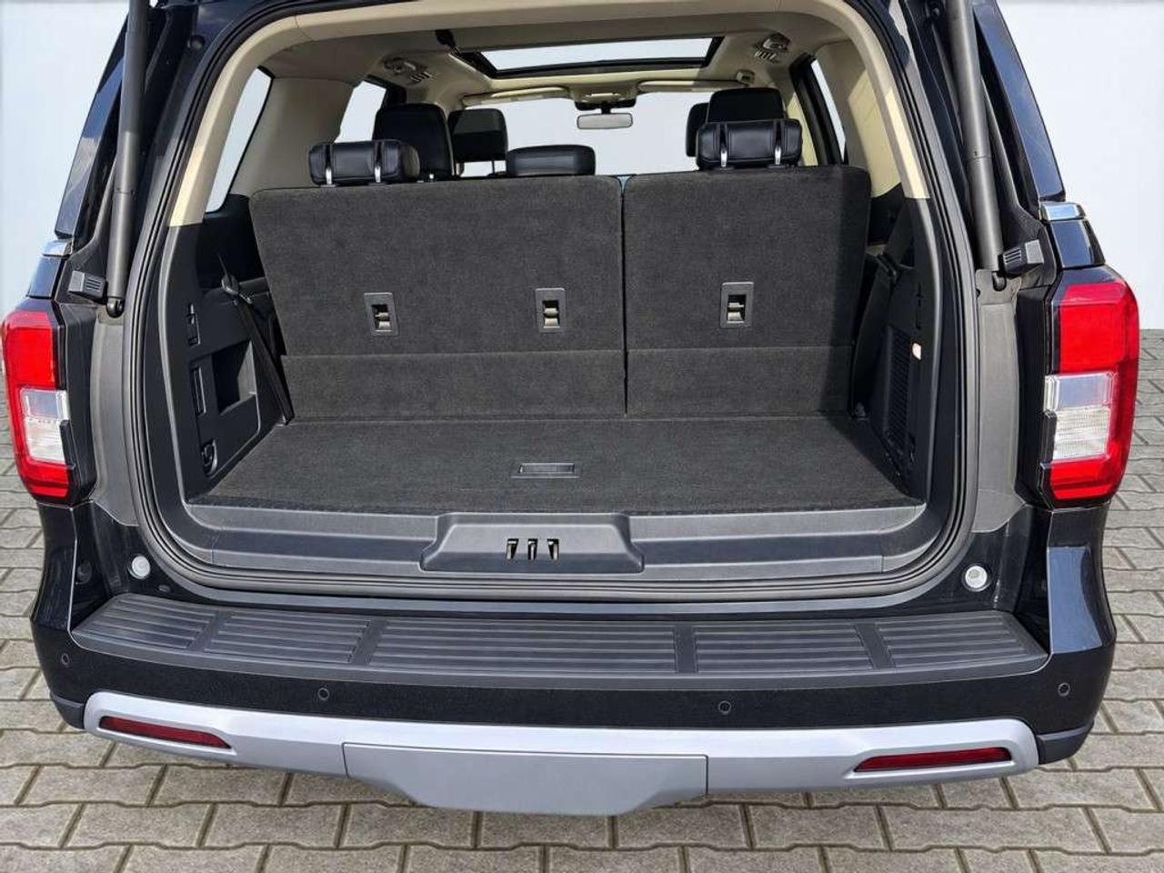 2022 Ford Expedition XLT 4x4   7 Passenger   Panoramic Sunroof   Remote Start   Carplay   Leather   Heated Seats Photo