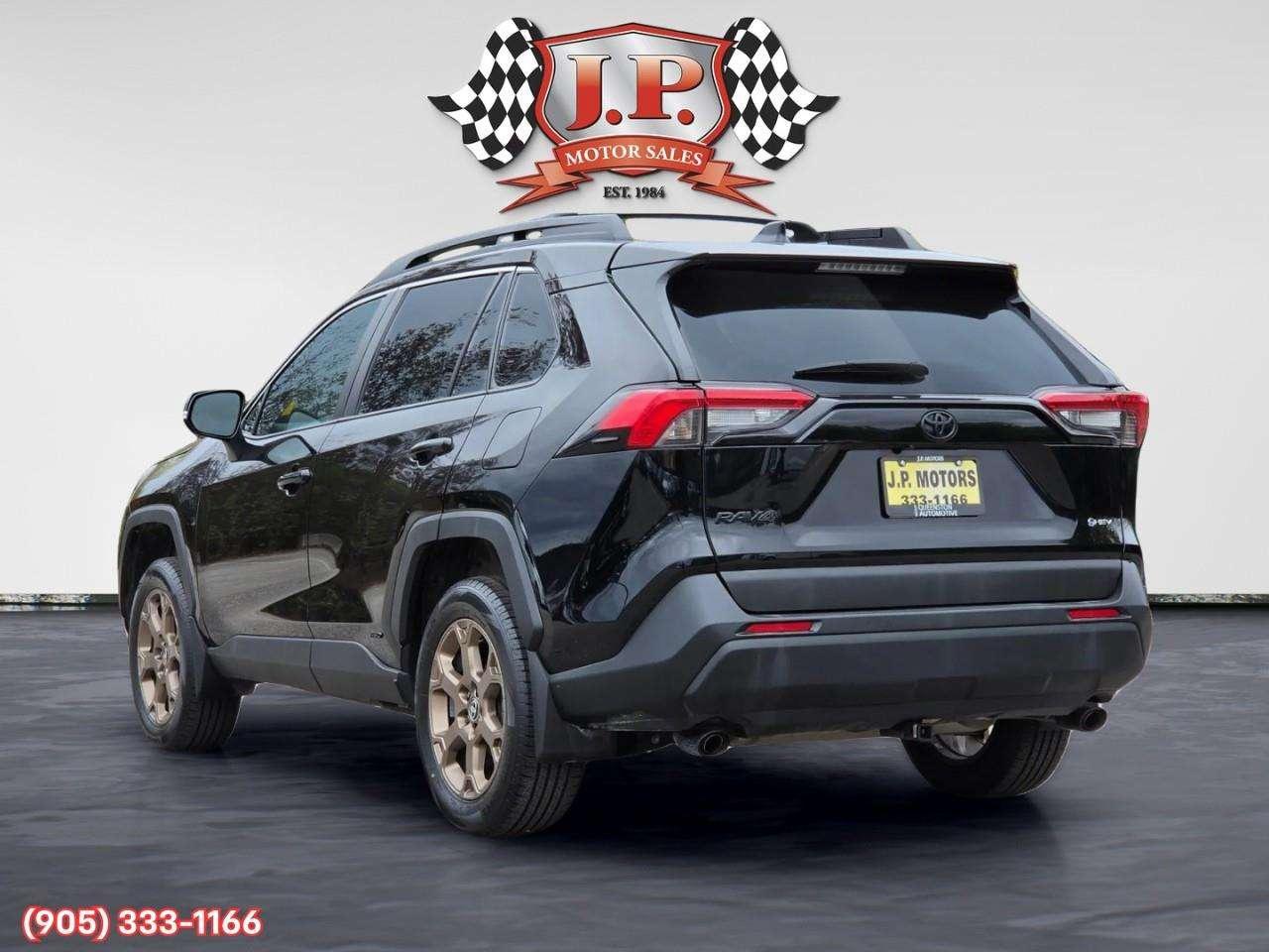 2025 Toyota RAV4 XLE Apple CarPlay & Android Auto • Power Sunroof • Built-In Wi-Fi Hotspot • Remote Start System • Heated Front Seats • Po Photo4