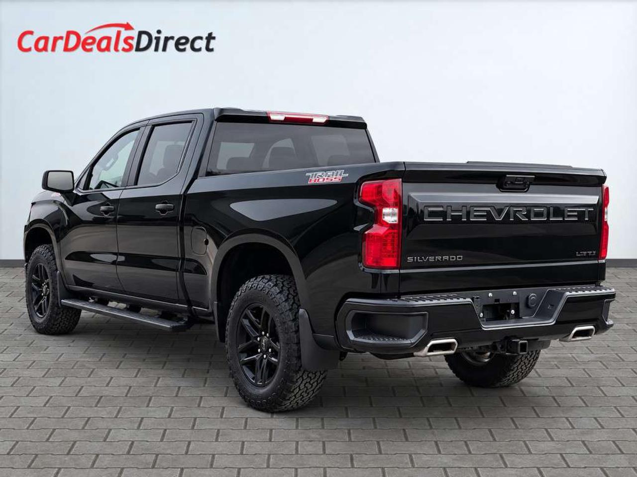 2024 Chevrolet Silverado 1500 CUSTOM TRAIL BOSS / 4X4 / 5.3L V8 / CREW CAB / REMOTE START / TOW PKG / BACKUP CAM Photo