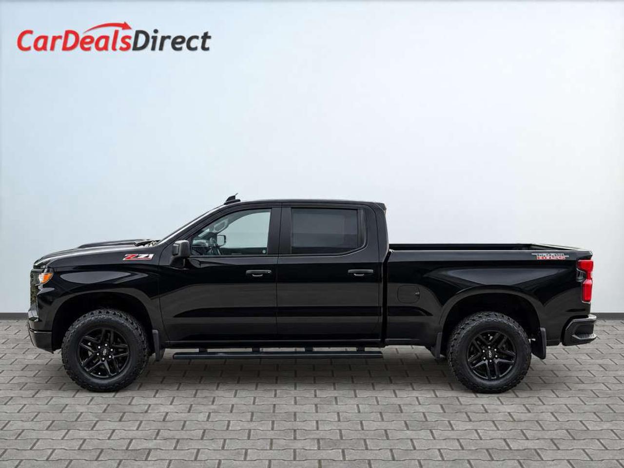 2024 Chevrolet Silverado 1500 CUSTOM TRAIL BOSS / 4X4 / 5.3L V8 / CREW CAB / REMOTE START / TOW PKG / BACKUP CAM Photo2