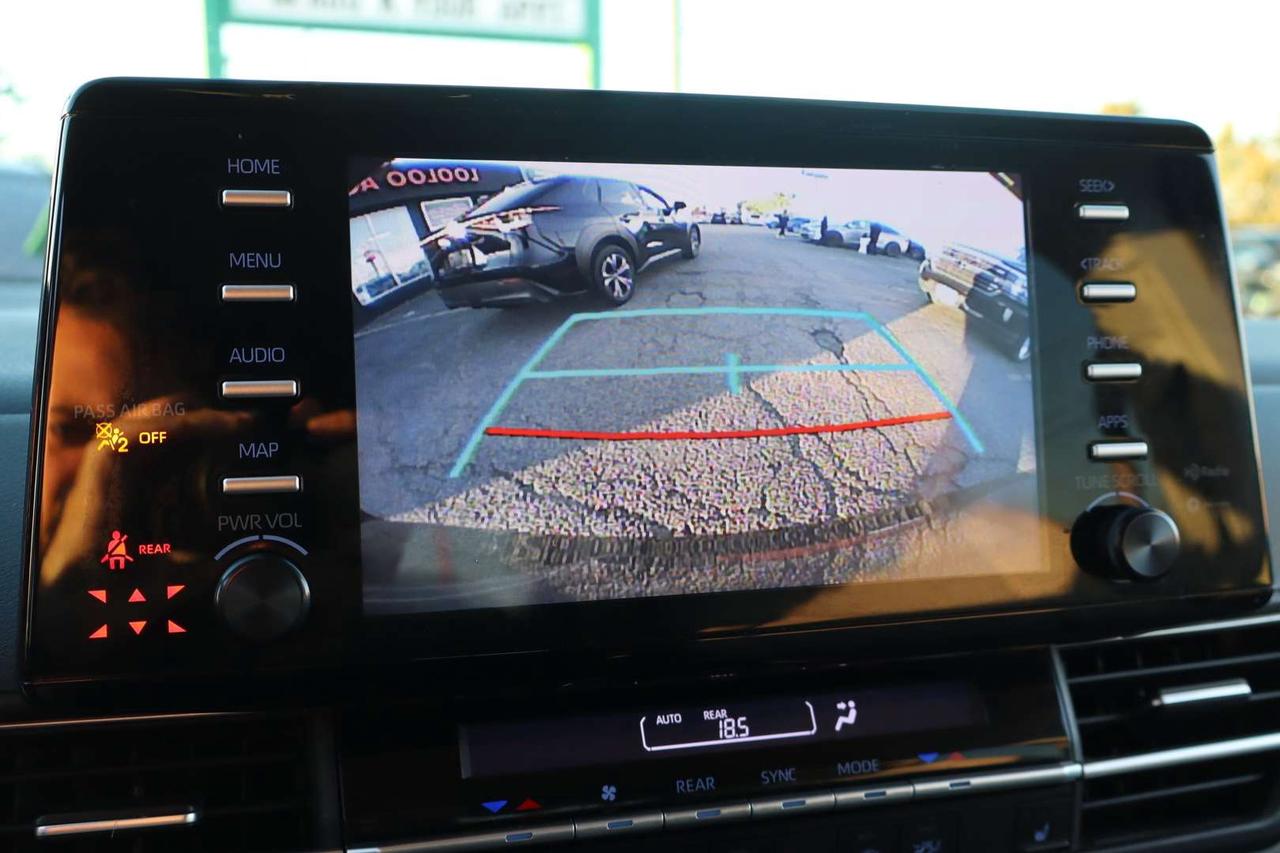 2022 Toyota Sienna LE   HYBRID   ACCIDENT FREE   CLEAN CARFAX Photo