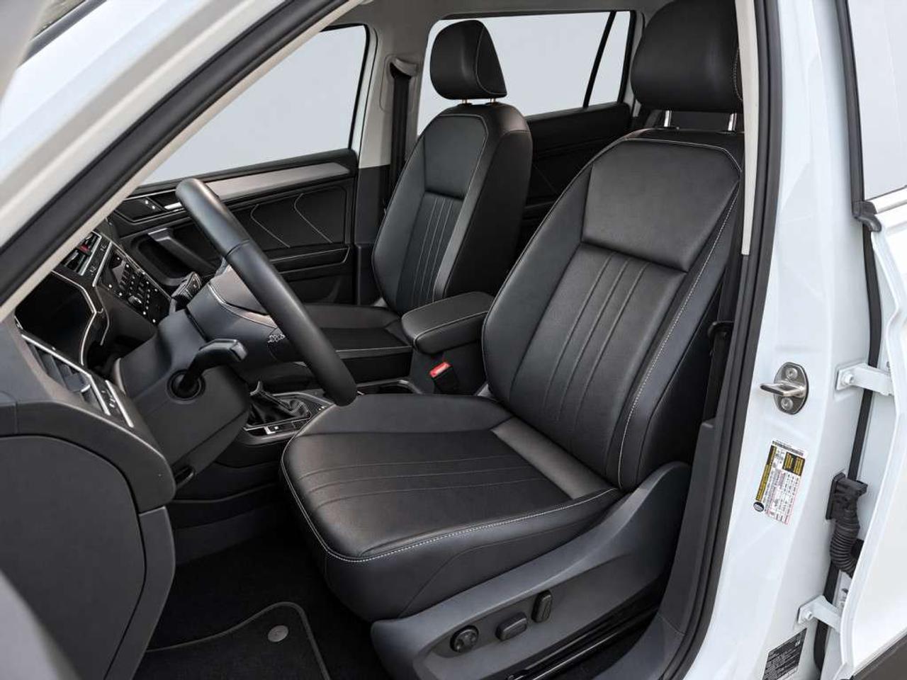 2024 Volkswagen Tiguan COMFORTLINE / AWD / LEATHER /  HEATED SEATS / HEATED WHEEL / CARPLAY Photo