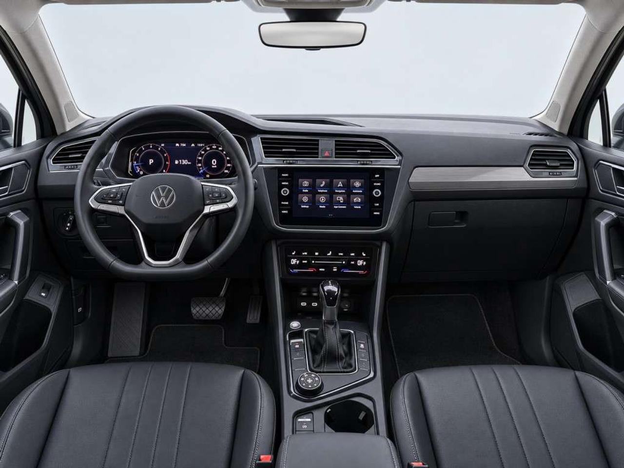 2024 Volkswagen Tiguan COMFORTLINE / AWD / LEATHER /  HEATED SEATS / HEATED WHEEL / CARPLAY Photo