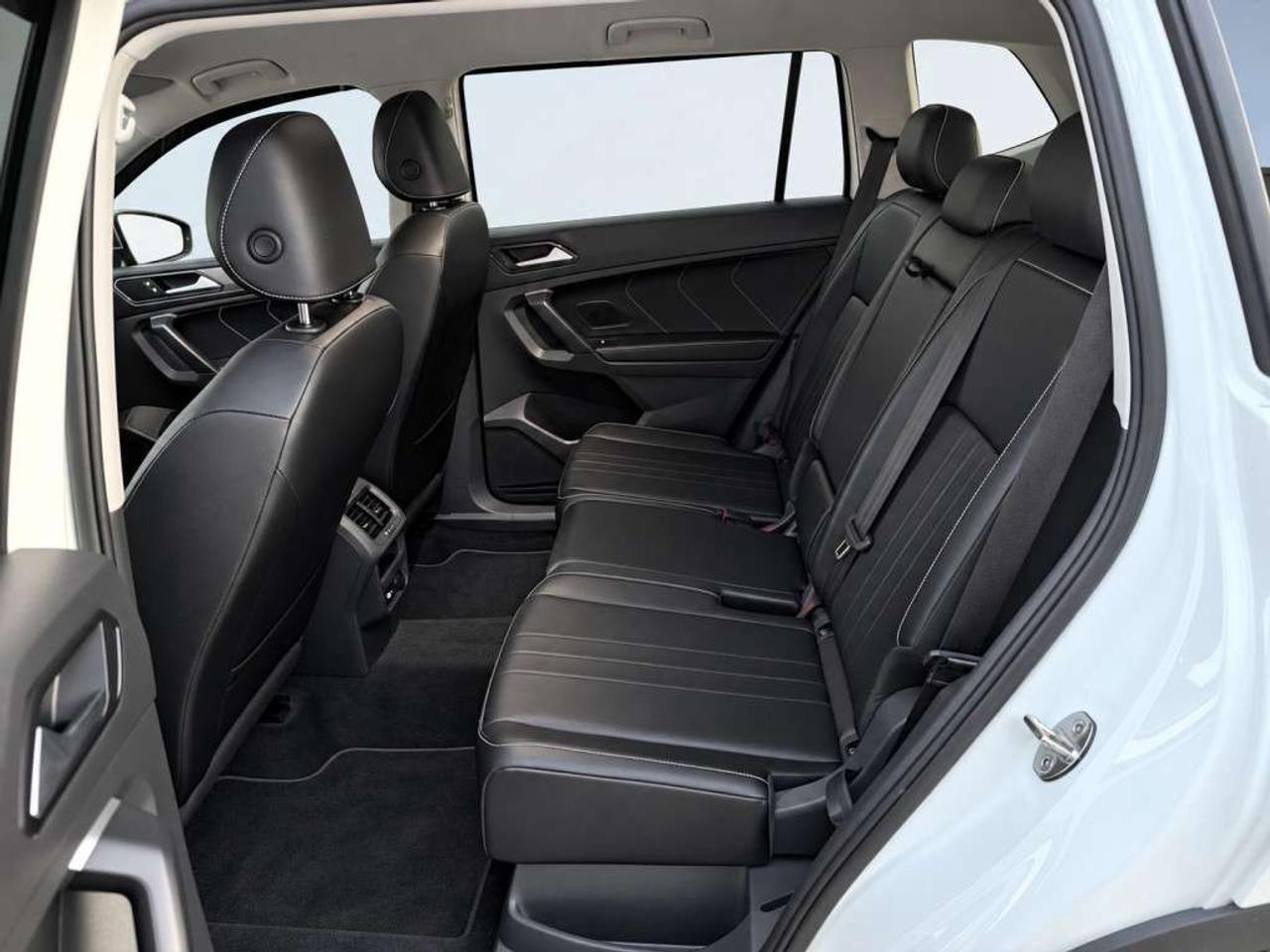 2024 Volkswagen Tiguan COMFORTLINE / AWD / LEATHER /  HEATED SEATS / HEATED WHEEL / CARPLAY Photo