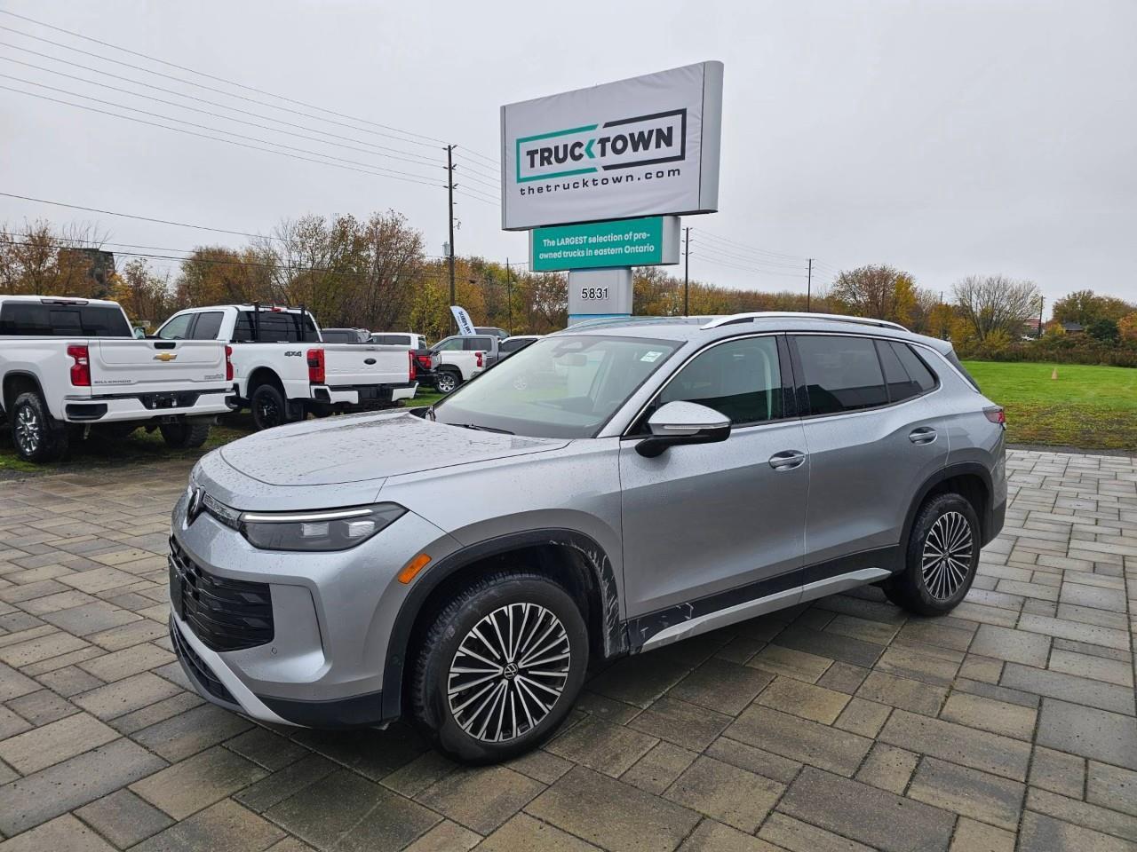 2026 Volkswagen Tiguan Comfortline 4dr All-wheel Drive 4MOTION Photo0