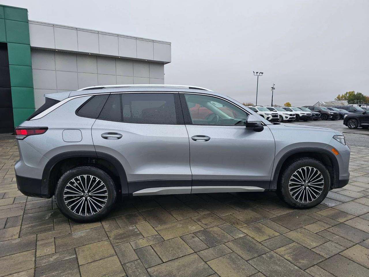 2026 Volkswagen Tiguan Comfortline 4dr All-wheel Drive 4MOTION Photo