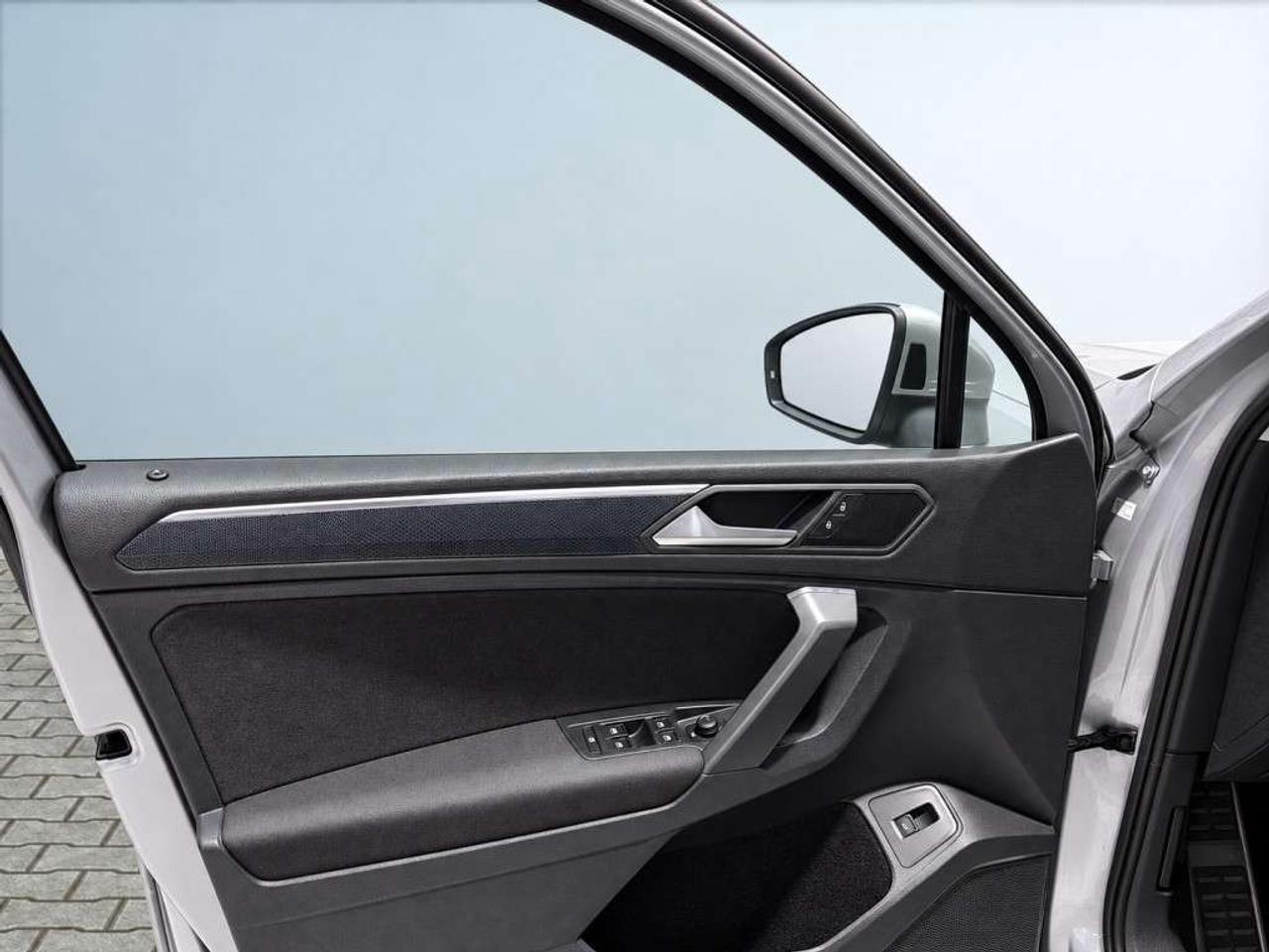 2021 Volkswagen Tiguan UNITED Edition 4MOTION   ONLY 44K KMs   Pano Roof   Digital Cockpit Photo